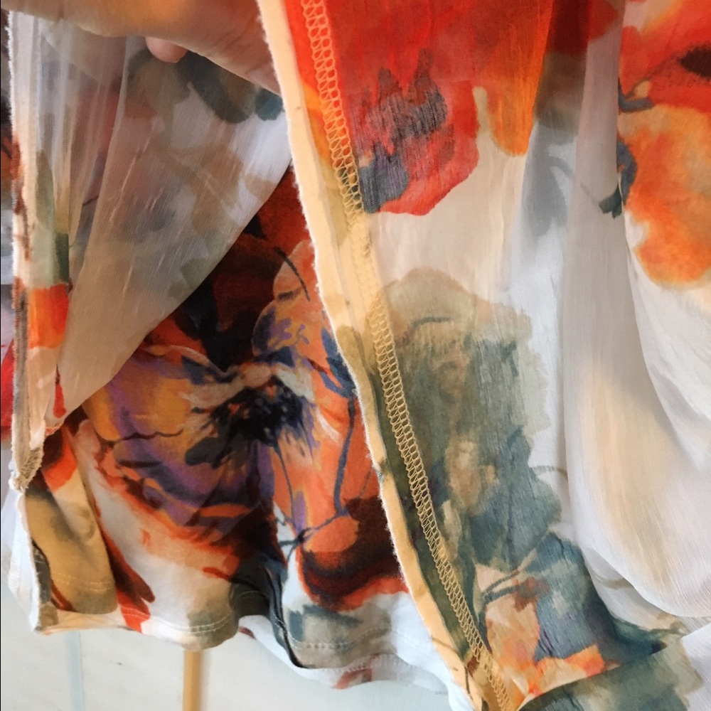 Simply Vera Floral Watercolor Print Classic Top - Picture 3 of 4